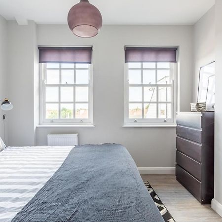 Shades Of Grey Apartment Southend-on-Sea Exterior photo