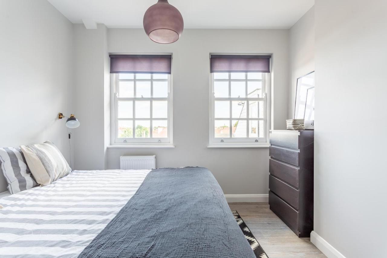 Shades Of Grey Apartment Southend-on-Sea Exterior photo
