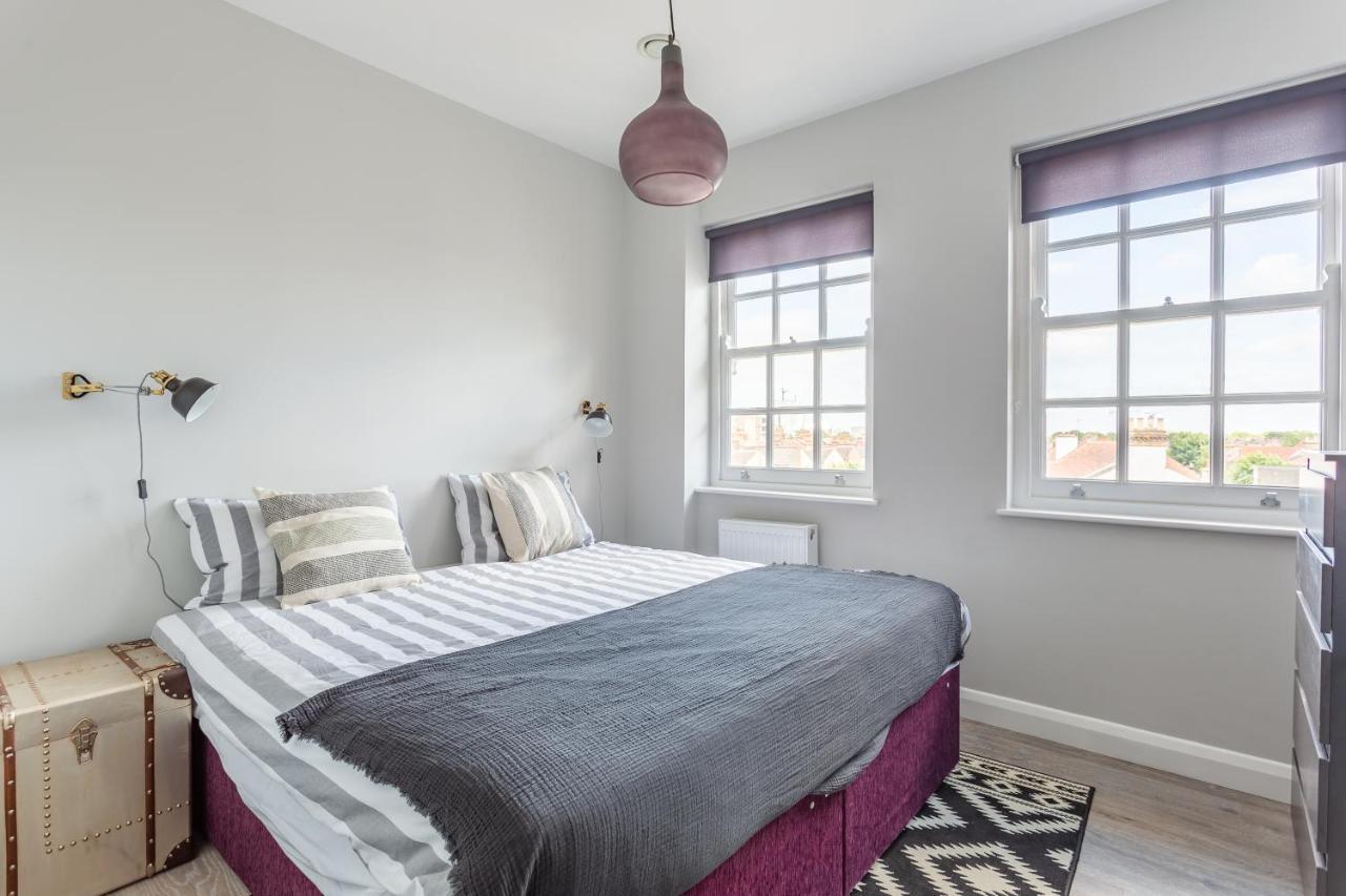 Shades Of Grey Apartment Southend-on-Sea Exterior photo